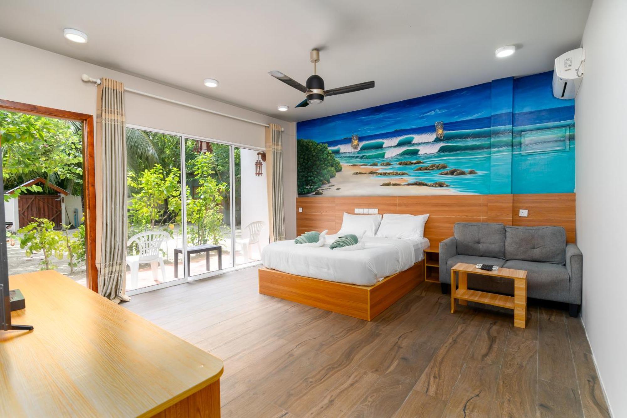Ukulhas Villa Oceanview Hotel & Spa Exterior foto